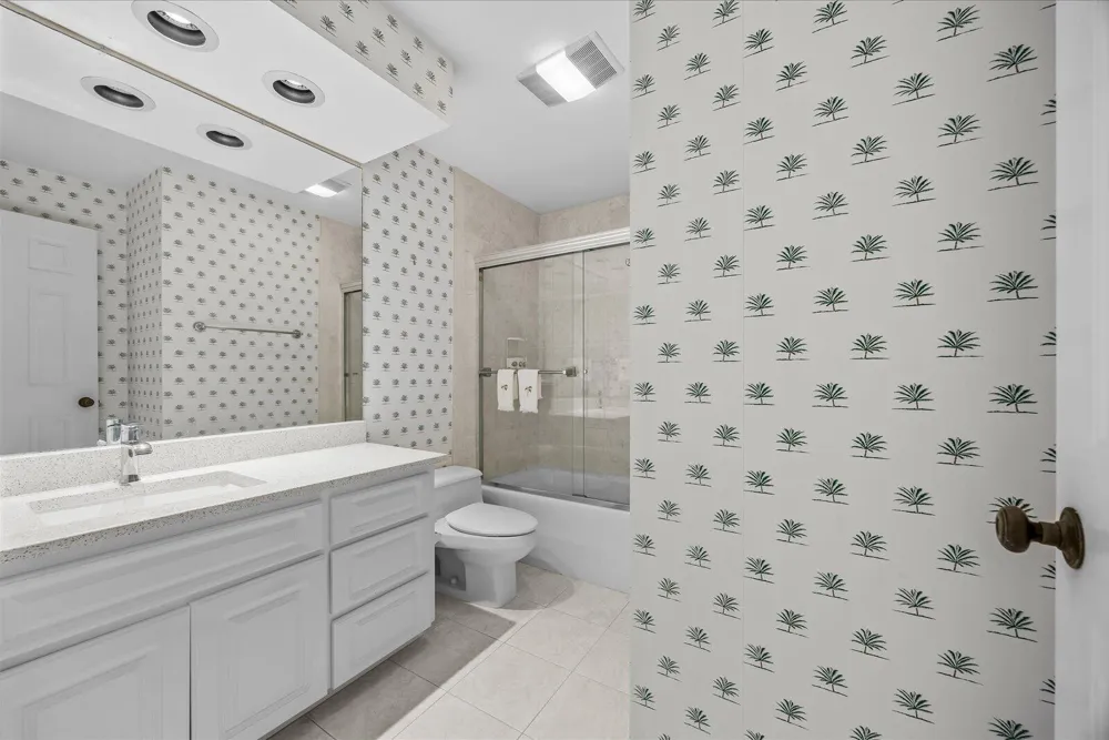 1903 Bay Road #206 Vero Beach, FL 32963