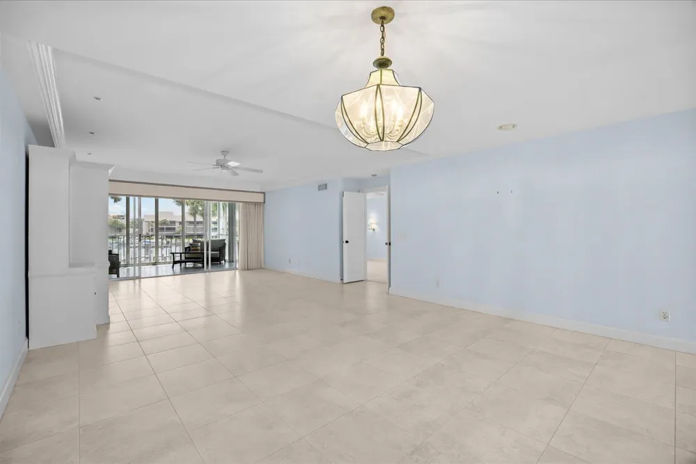 1903 Bay Road #206 Vero Beach, FL 32963