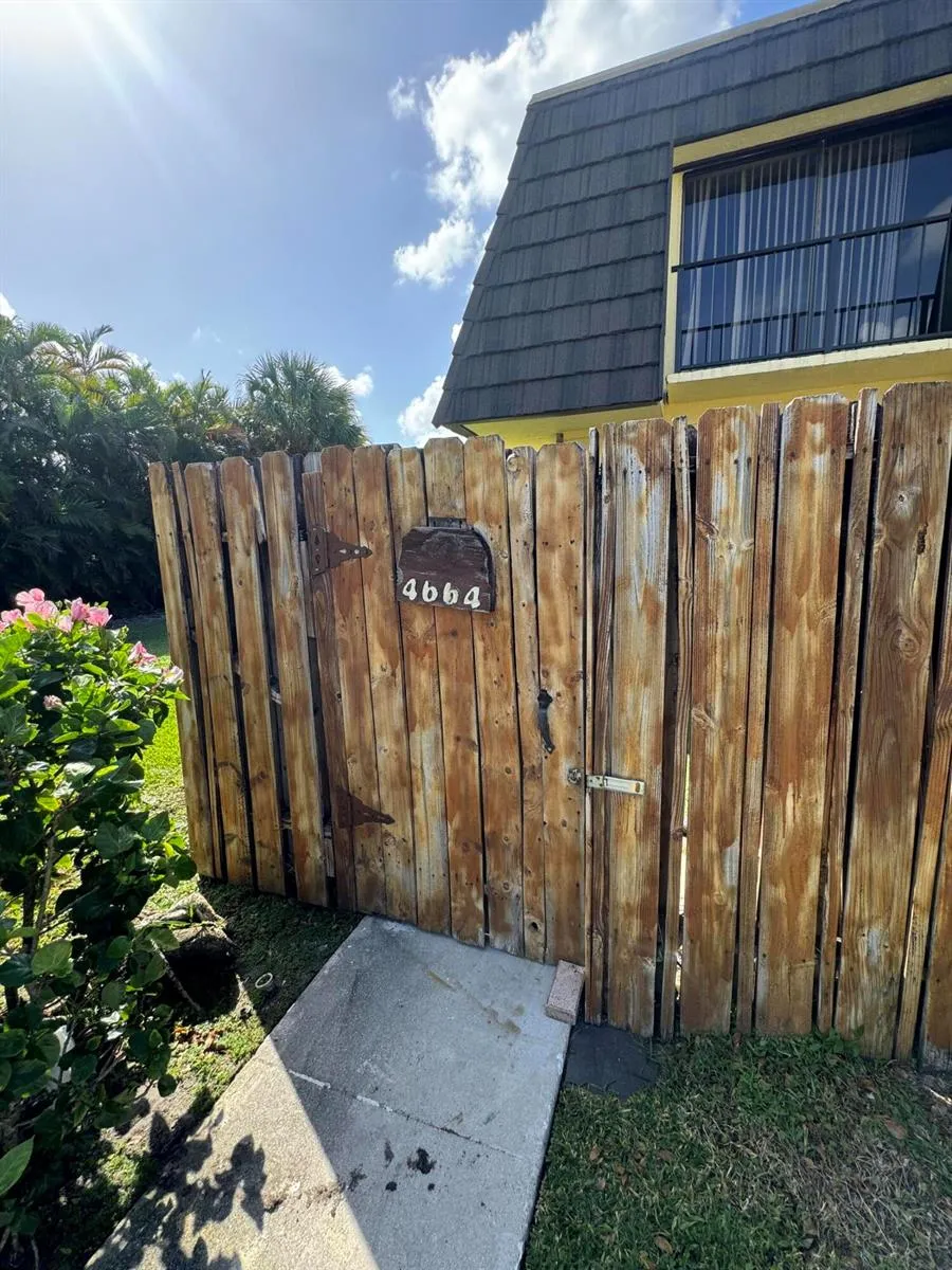 4664 Cherry Road West Palm Beach, FL 33417