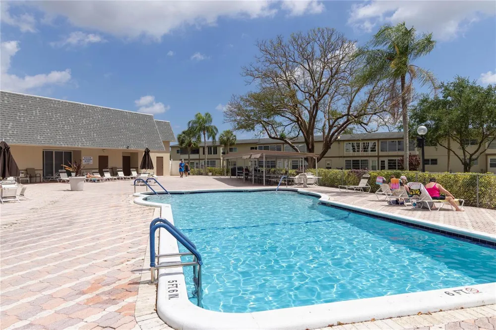 7855 NW 5th Court #Unit 201 Margate, FL 33063