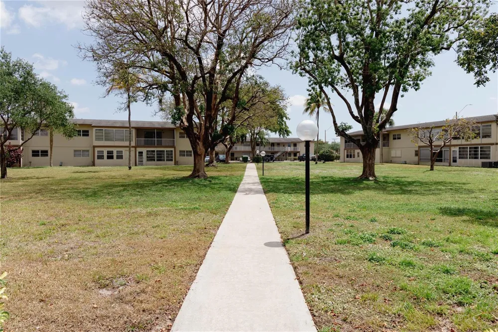 7855 NW 5th Court #Unit 201 Margate, FL 33063