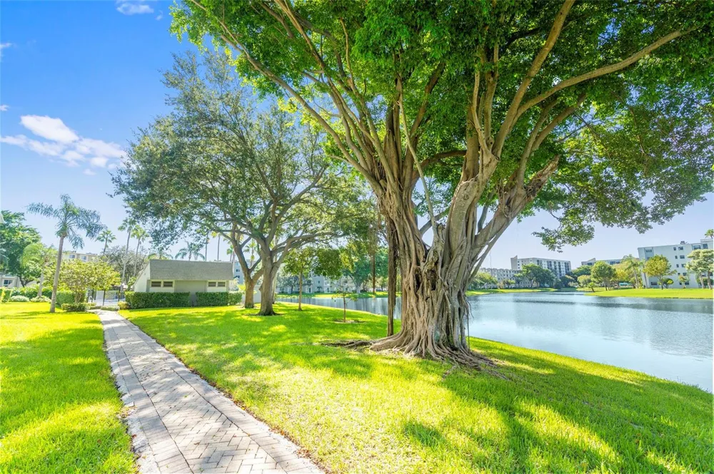 2226 Cypress Bend Drive #308 Pompano Beach, FL 33069