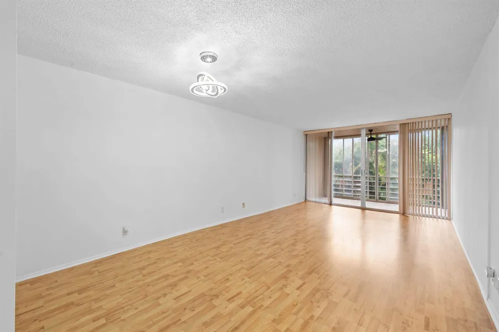 9470 Live Oak Place #204 Davie, FL 33324