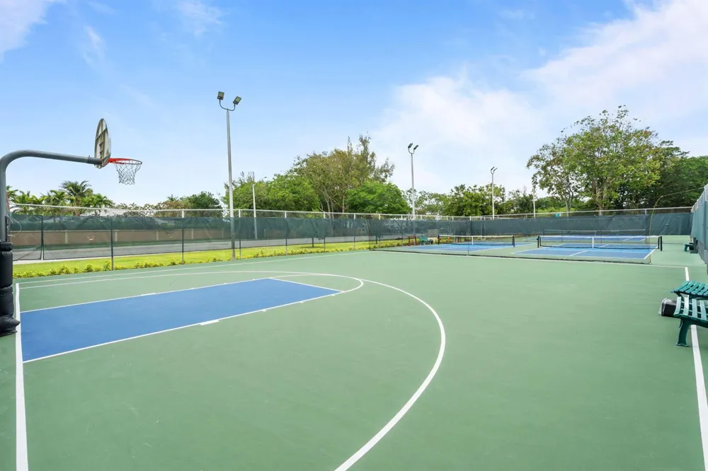 9470 Live Oak Place #204 Davie, FL 33324