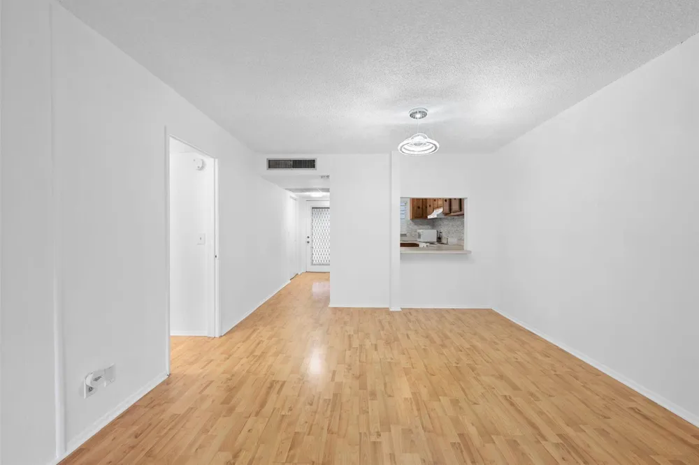 9470 Live Oak Place #204 Davie, FL 33324