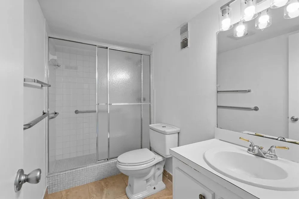 9470 Live Oak Place #204 Davie, FL 33324