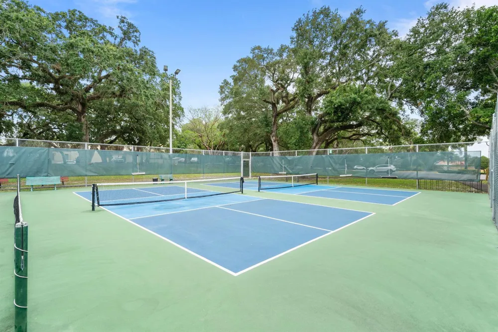 9470 Live Oak Place #204 Davie, FL 33324