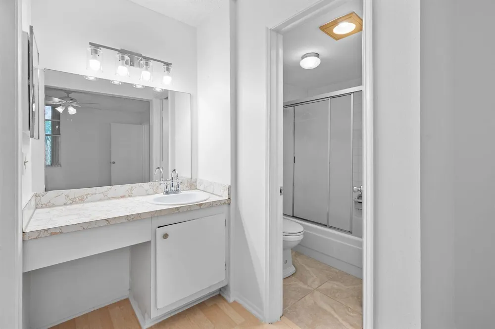 9470 Live Oak Place #204 Davie, FL 33324