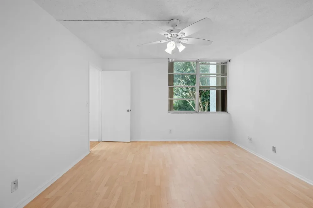 9470 Live Oak Place #204 Davie, FL 33324