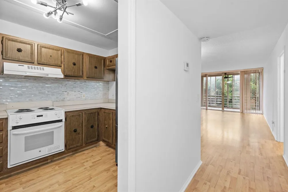 9470 Live Oak Place #204 Davie, FL 33324