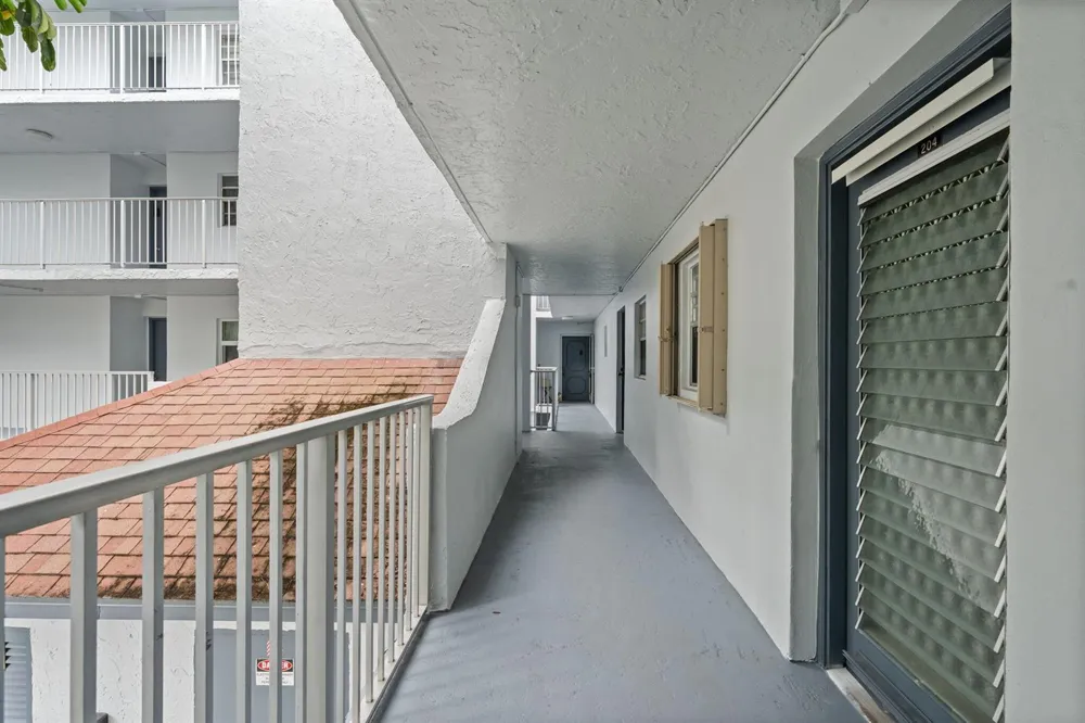 9470 Live Oak Place #204 Davie, FL 33324