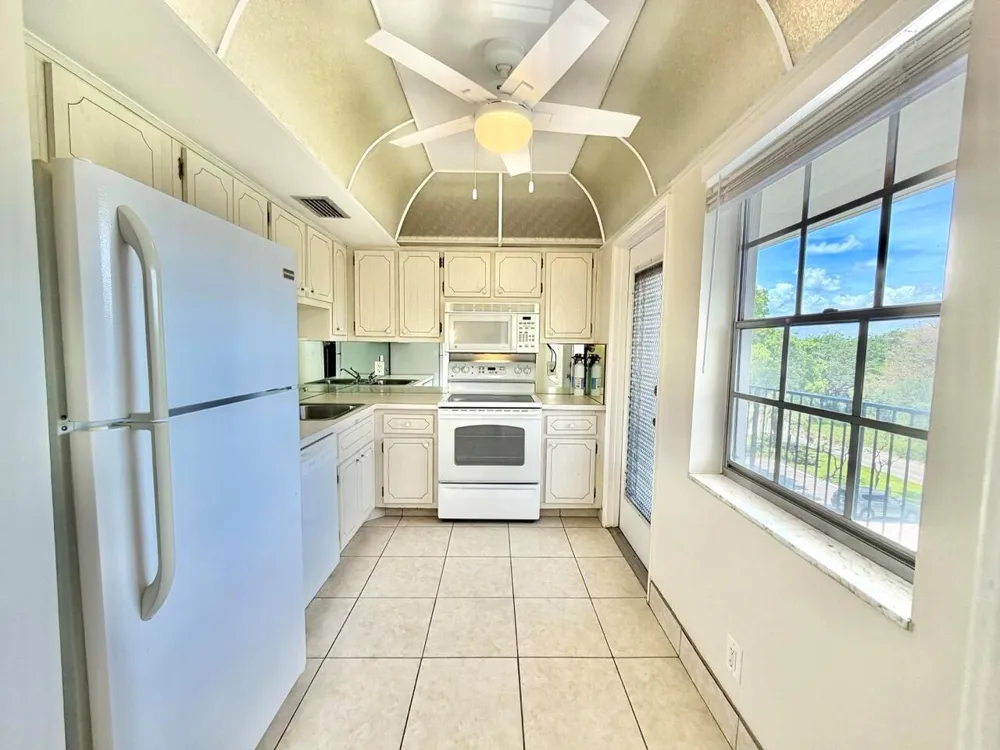 2800 Palm Aire Drive #Unit 404 Pompano Beach, FL 33069