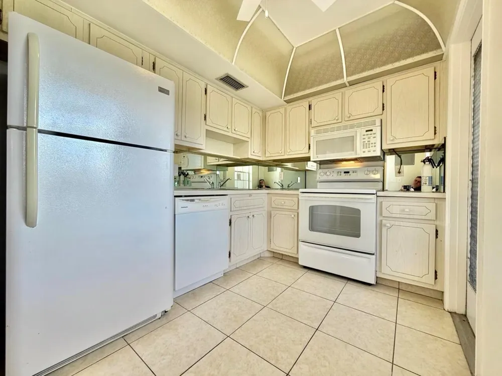 2800 Palm Aire Drive #Unit 404 Pompano Beach, FL 33069