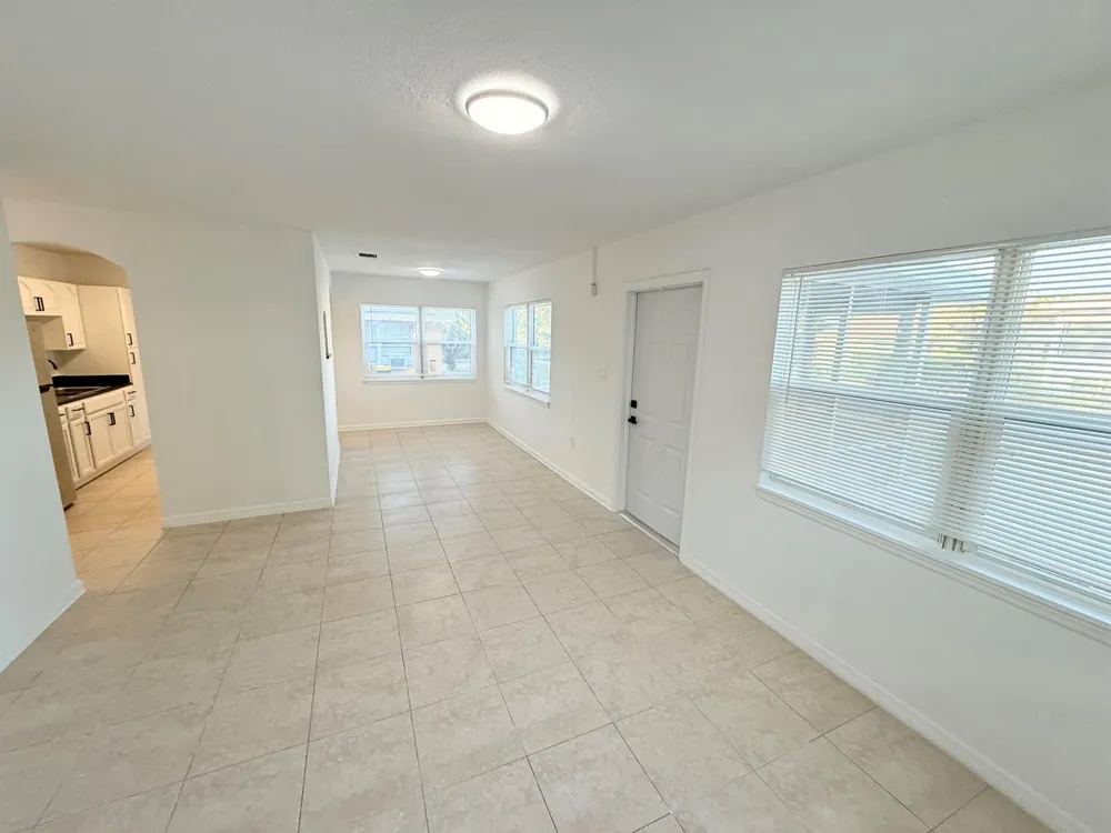 912 SE Tarpon Avenue Stuart, FL 34994