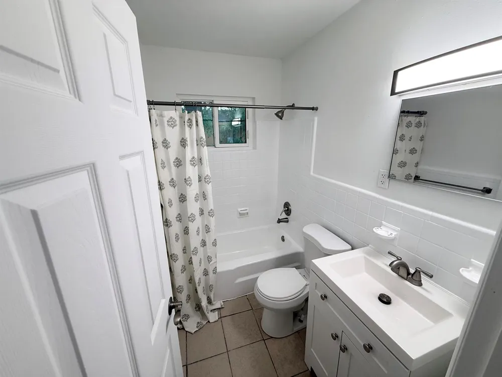 912 SE Tarpon Avenue Stuart, FL 34994