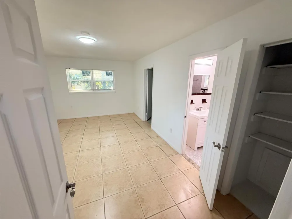 912 SE Tarpon Avenue Stuart, FL 34994