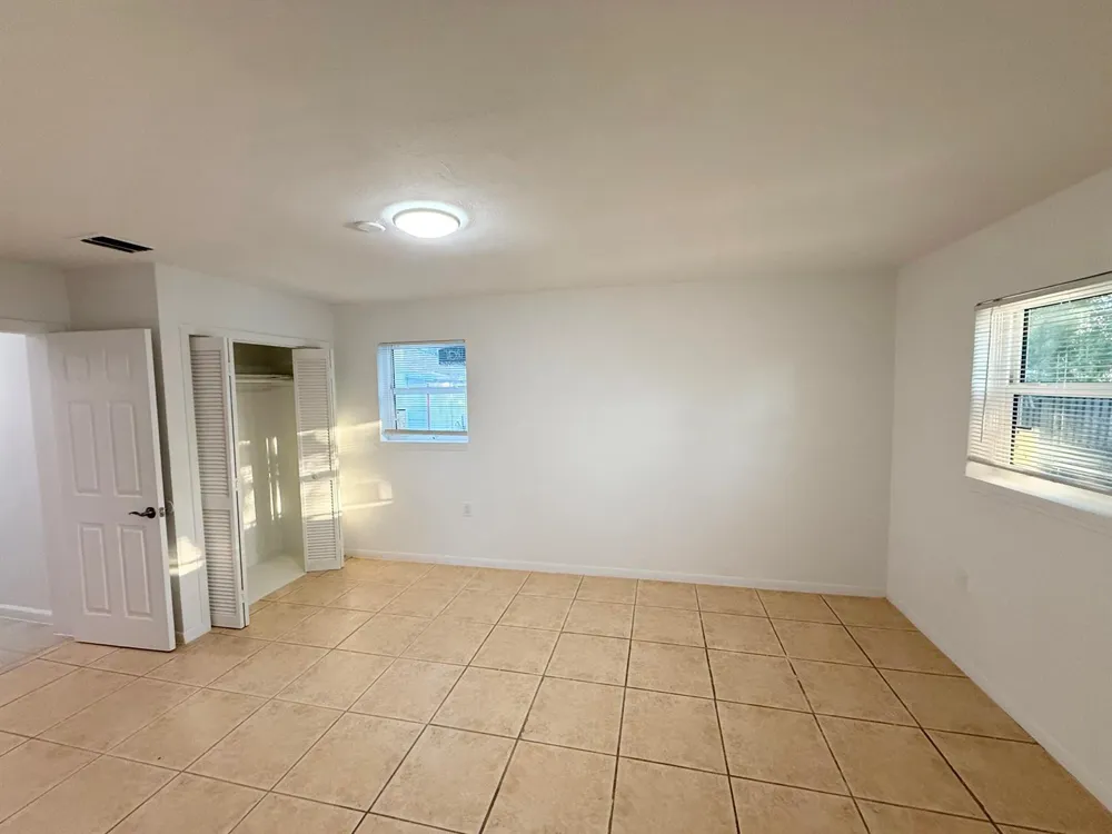 912 SE Tarpon Avenue Stuart, FL 34994