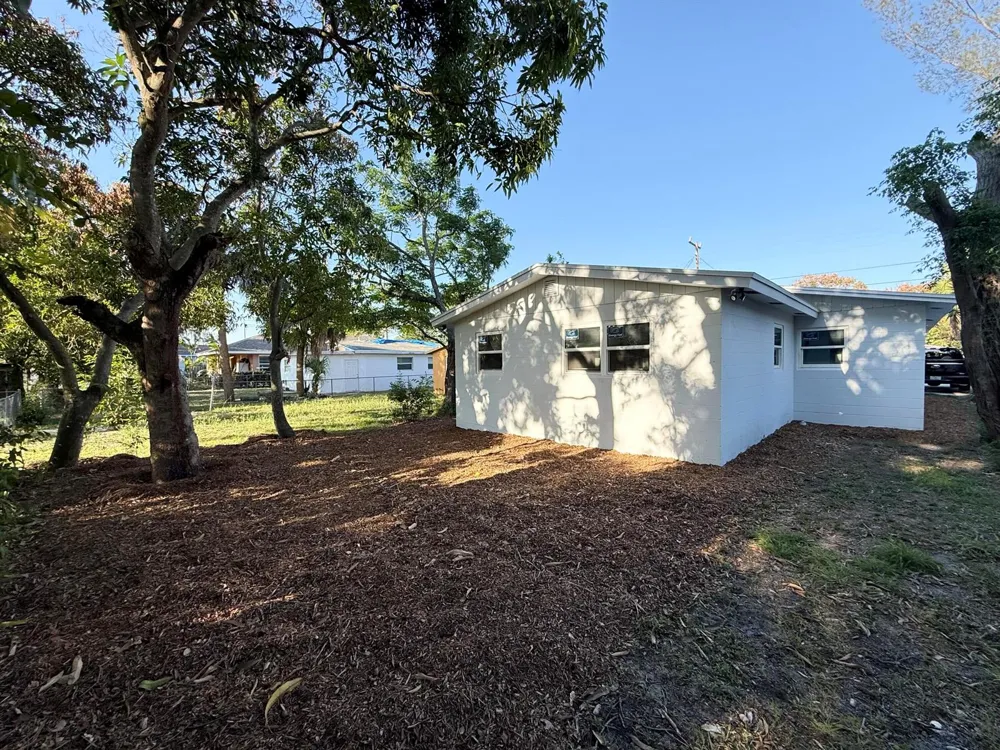 912 SE Tarpon Avenue Stuart, FL 34994