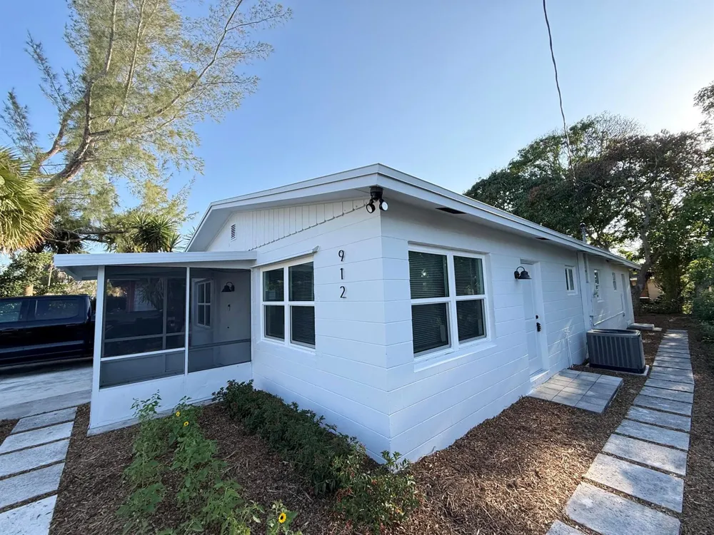 912 SE Tarpon Avenue Stuart, FL 34994