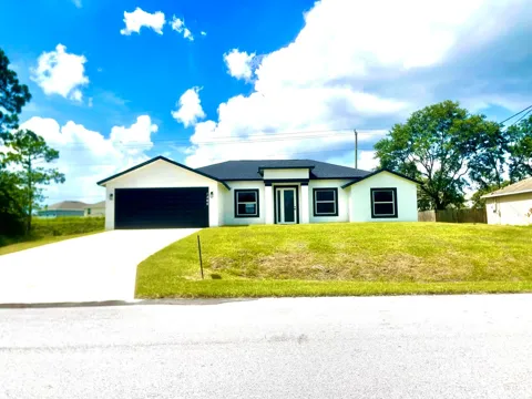 1260 SE Larkspur St Street SE