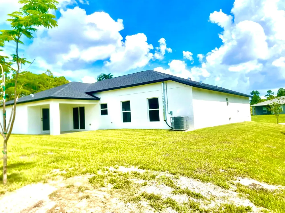 1260 SE Larkspur St Street SE Palm Bay, FL 32909