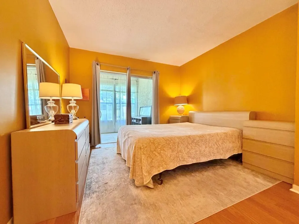 19 Abbey Lane #204 Delray Beach, FL 33446