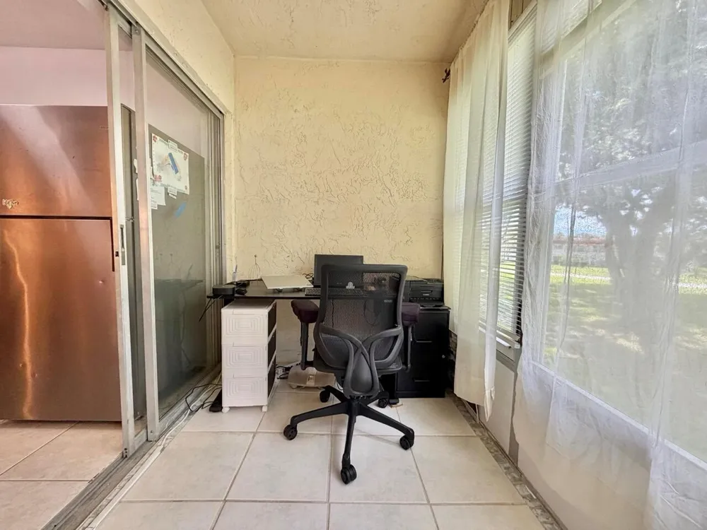 19 Abbey Lane #204 Delray Beach, FL 33446