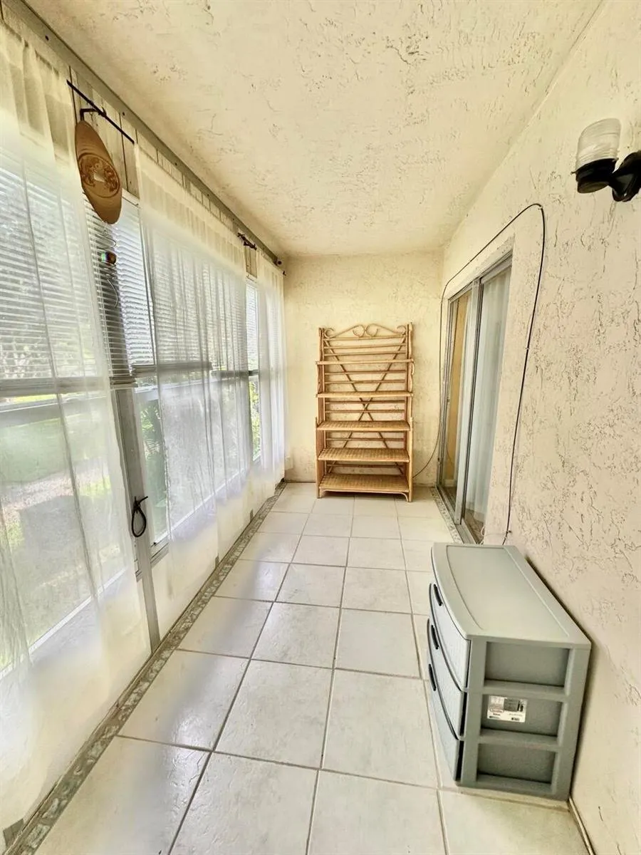 19 Abbey Lane #204 Delray Beach, FL 33446