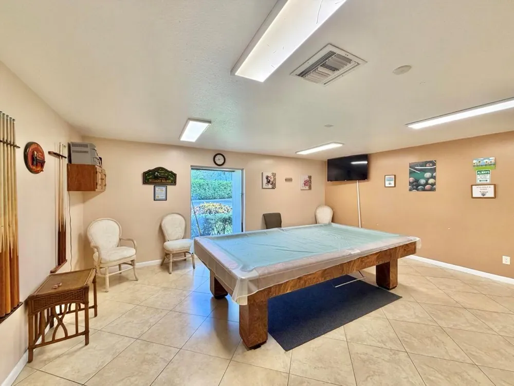 19 Abbey Lane #204 Delray Beach, FL 33446