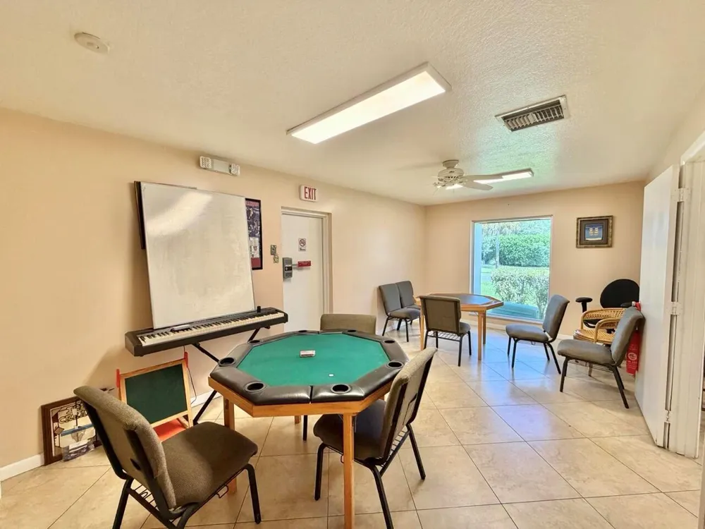 19 Abbey Lane #204 Delray Beach, FL 33446