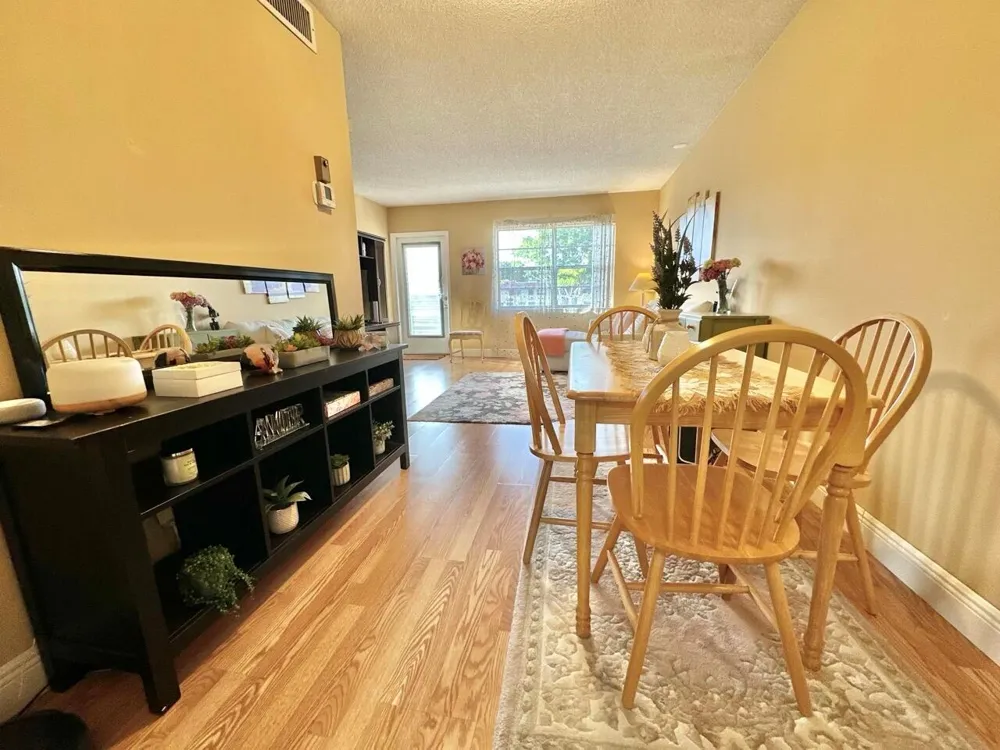 19 Abbey Lane #204 Delray Beach, FL 33446
