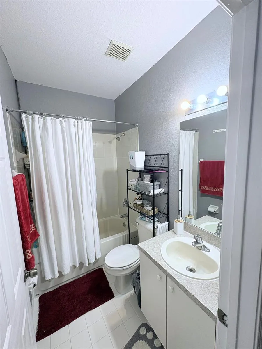 203 S Santa Catalina Circle #203 North Lauderdale, FL 33068
