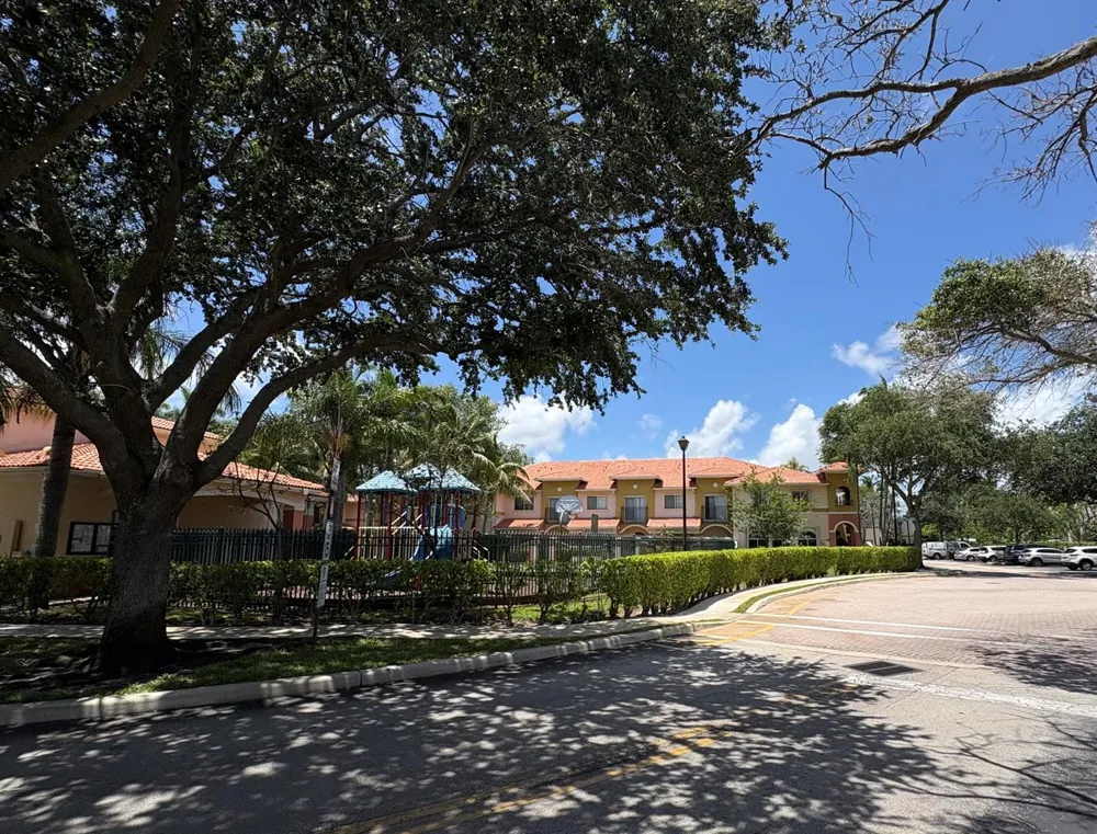 203 S Santa Catalina Circle #203 North Lauderdale, FL 33068