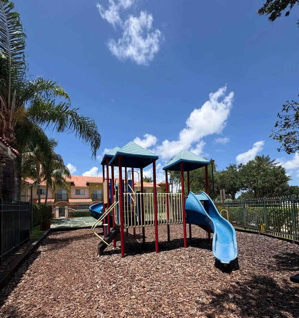 203 S Santa Catalina Circle #203 North Lauderdale, FL 33068