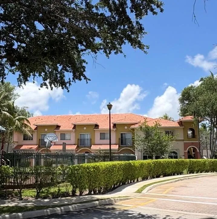 203 S Santa Catalina Circle #203 North Lauderdale, FL 33068