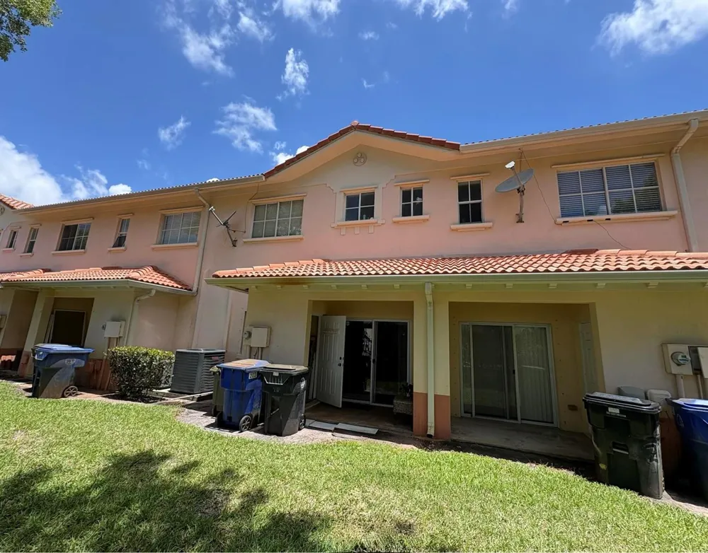 203 S Santa Catalina Circle #203 North Lauderdale, FL 33068