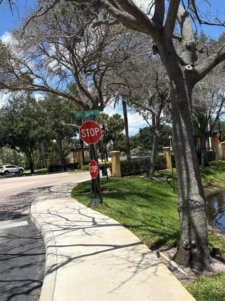 203 S Santa Catalina Circle #203 North Lauderdale, FL 33068