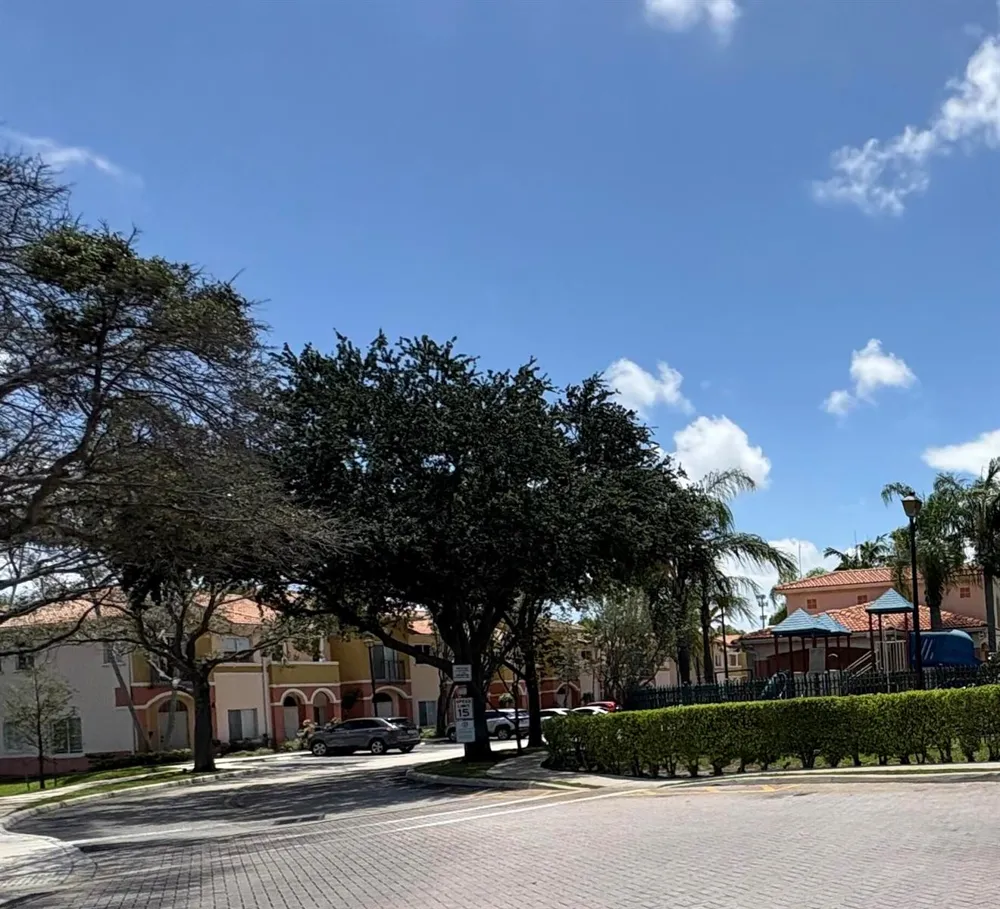 203 S Santa Catalina Circle #203 North Lauderdale, FL 33068