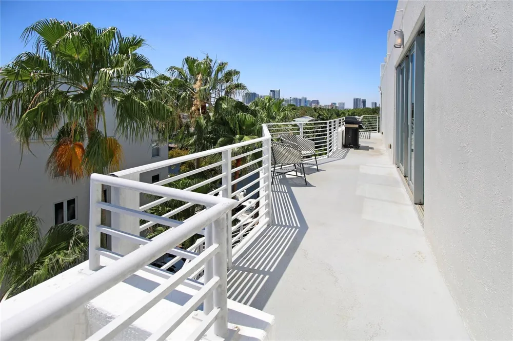 301 Hendricks Isle #7 Fort Lauderdale, FL 33301