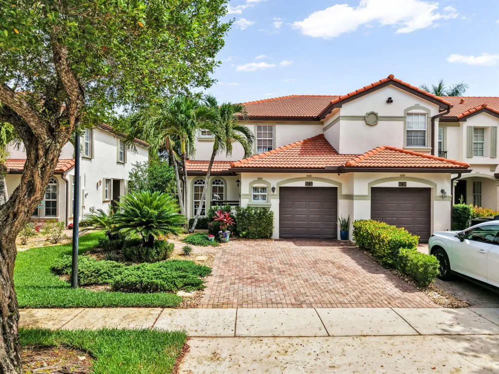 9731 Darlington Place Cooper City, FL 33328