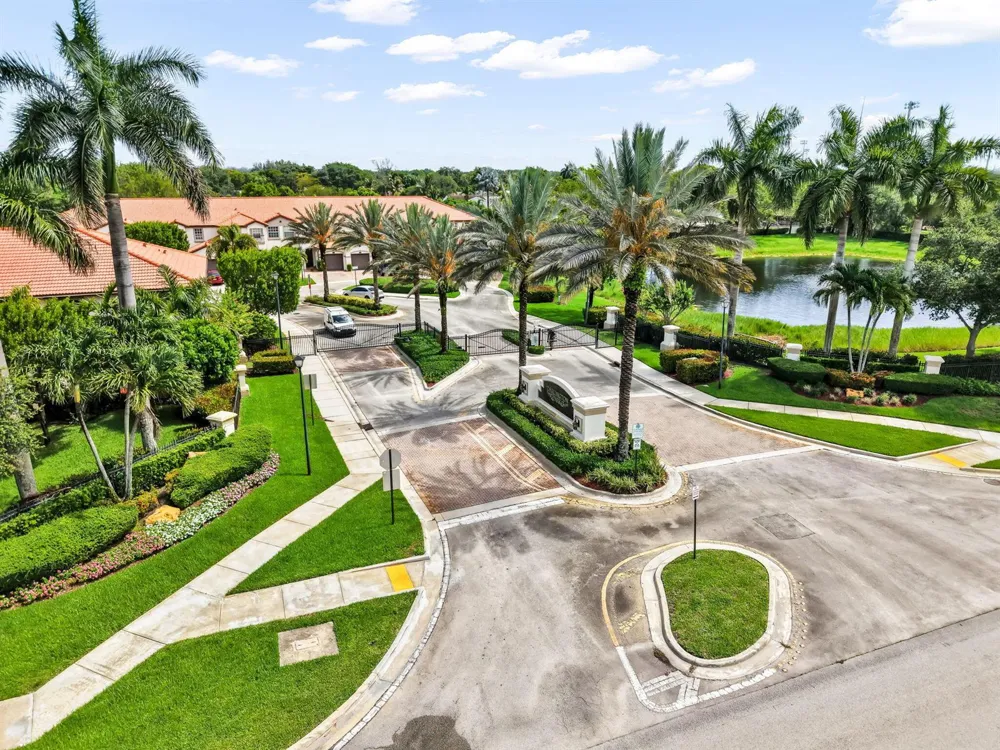 9731 Darlington Place Cooper City, FL 33328