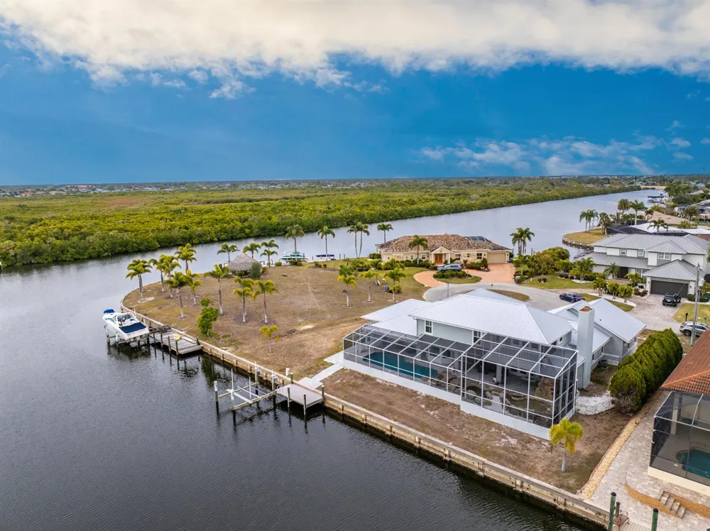 139 Seville Pl Place SW Port Charlotte, FL 33952