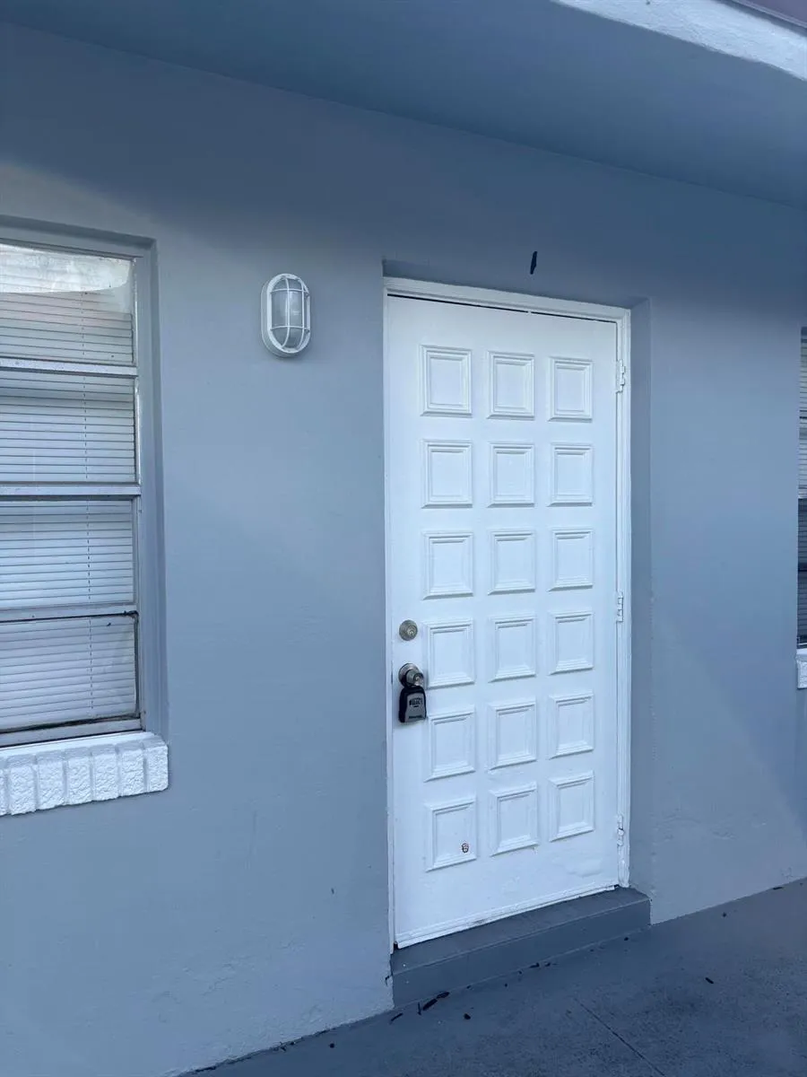 4031 NW 30th Terrace #1 Lauderdale Lakes, FL 33309