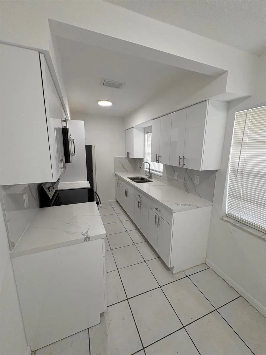 4031 NW 30th Terrace #1 Lauderdale Lakes, FL 33309