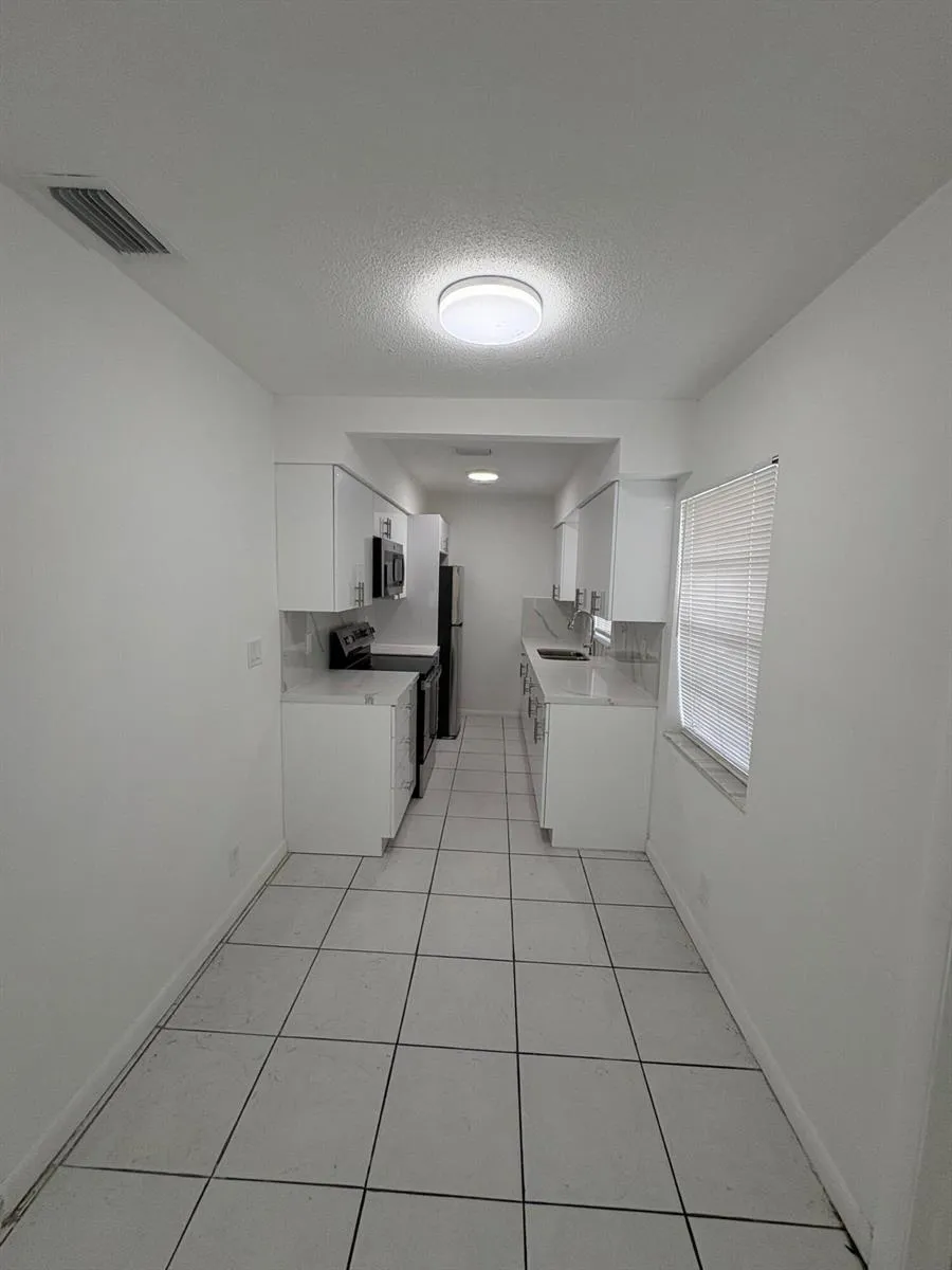 4031 NW 30th Terrace #1 Lauderdale Lakes, FL 33309