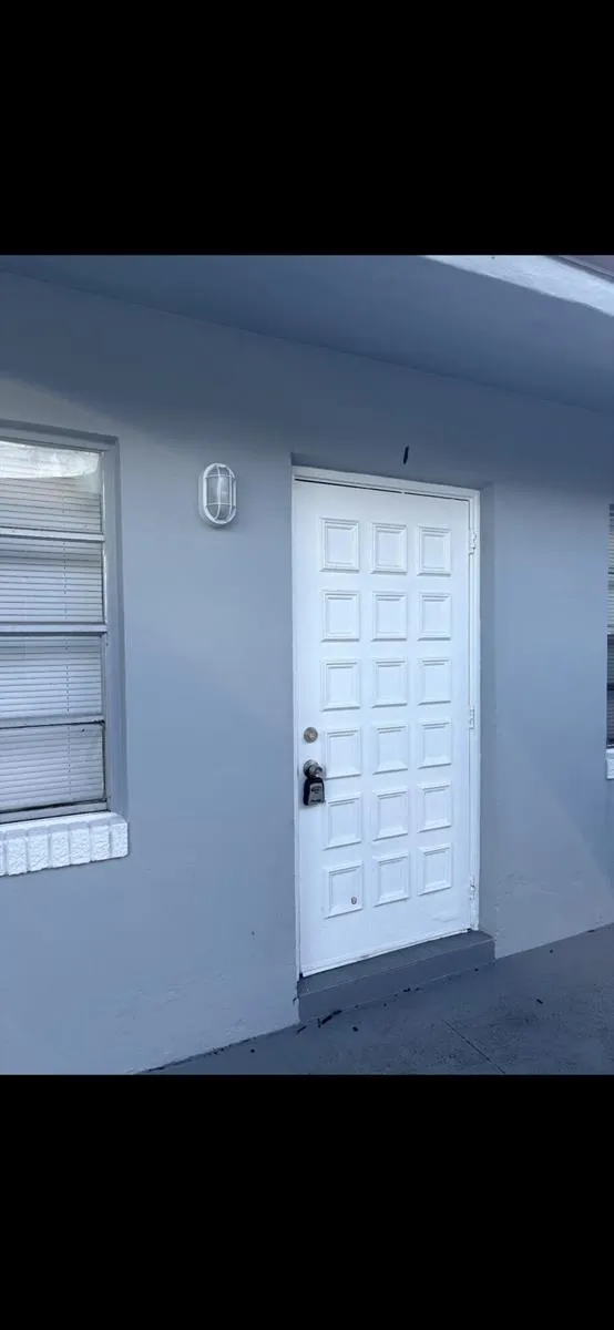 4031 NW 30th Terrace #1 Lauderdale Lakes, FL 33309