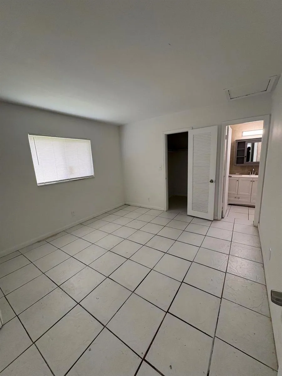 4031 NW 30th Terrace #1 Lauderdale Lakes, FL 33309
