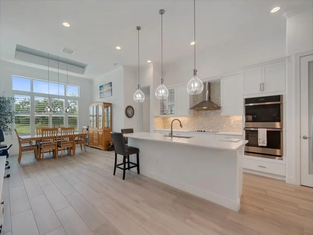 8220 Halbert Lane Vero Beach, FL 32968