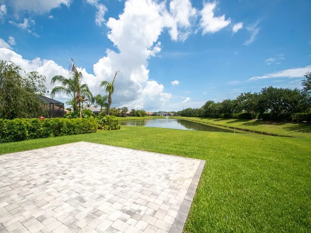 8220 Halbert Lane Vero Beach, FL 32968