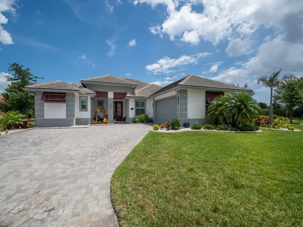 8220 Halbert Lane Vero Beach, FL 32968